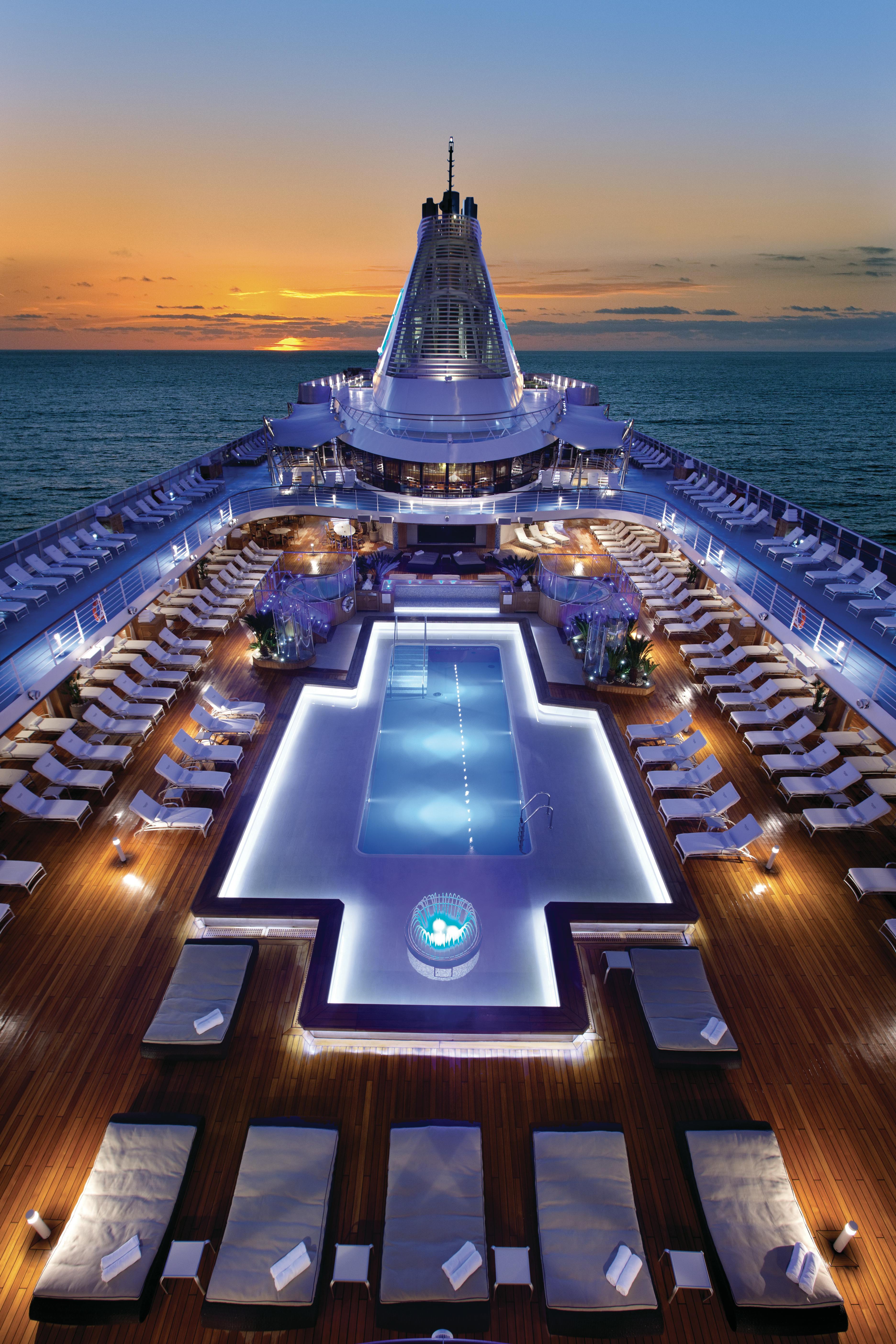 Oceania blends sophistication with a contemporary flair to create a casually elegant ambiance..
