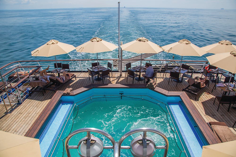 Connecting and congregating with fellow explorers is a highlight of every Silversea voyage.