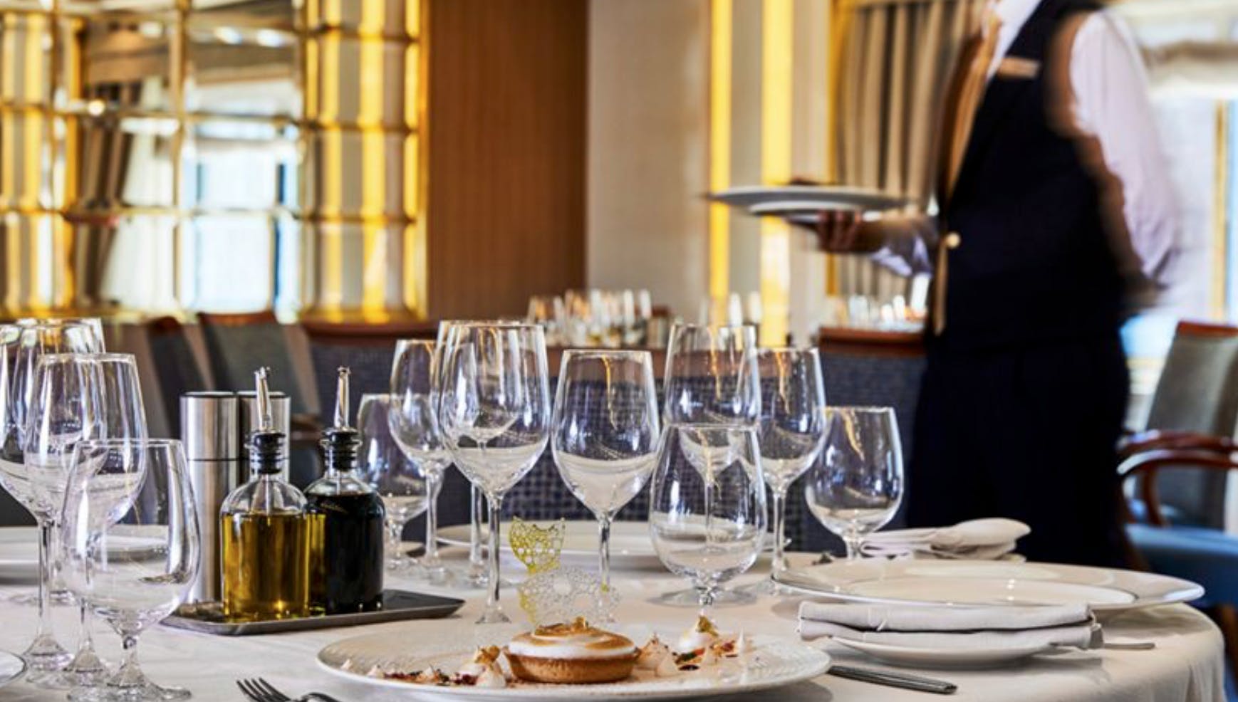 Authentic recipes and the freshest ingredients come together with flair and passion at La Terrazza — a flavourful expression of Silversea’s distinctive Italian heritage.