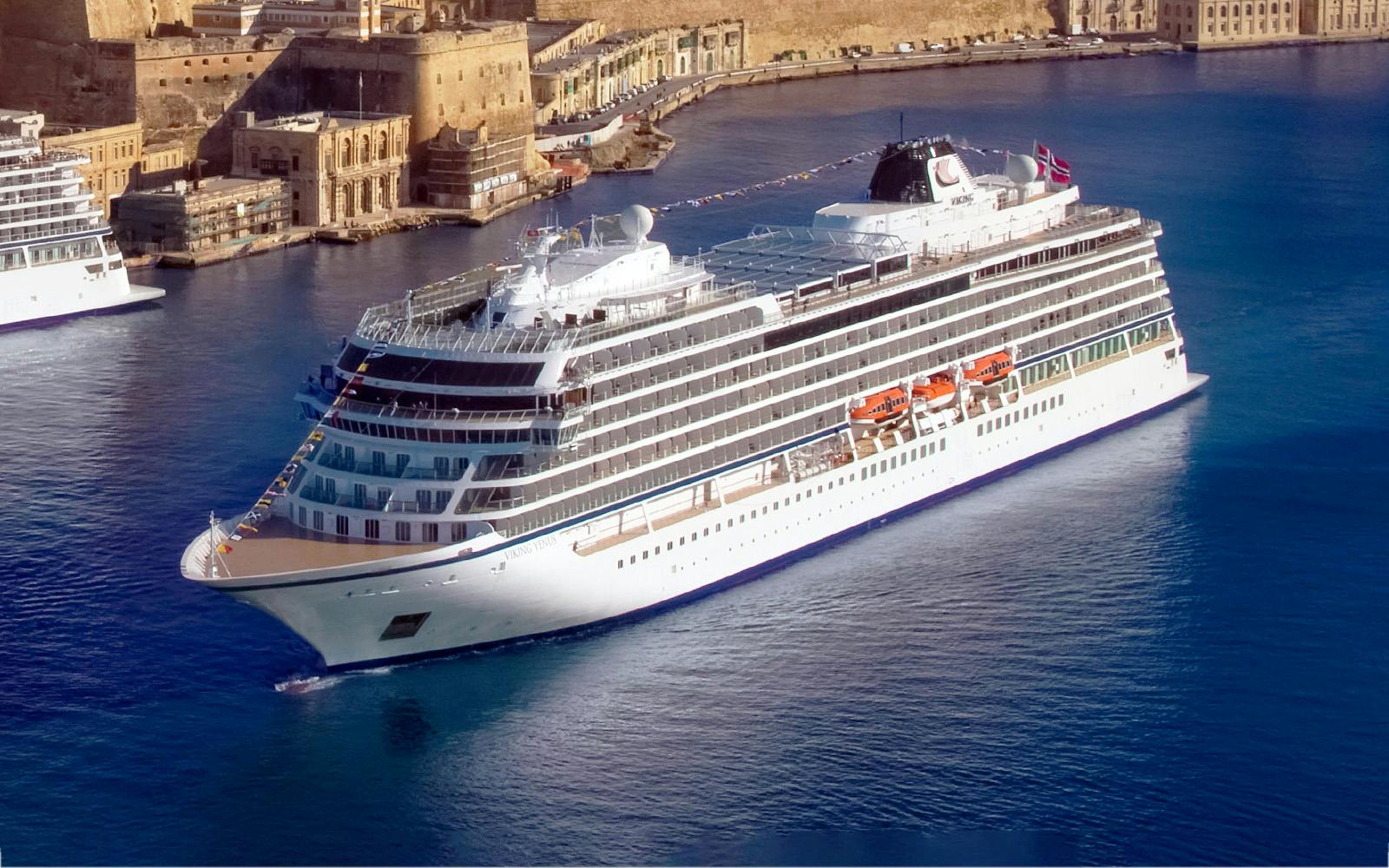 Expert Insight. Exclusive Deals. | CruiseInsider